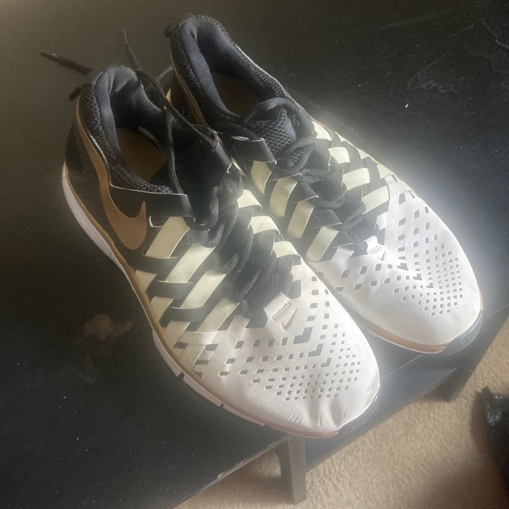 Nike Black and White free run trainer